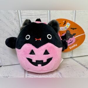 Squishmallows Halloween 2024 Emily the Bat in Pink Pumpkin 3.5" Clip NWT